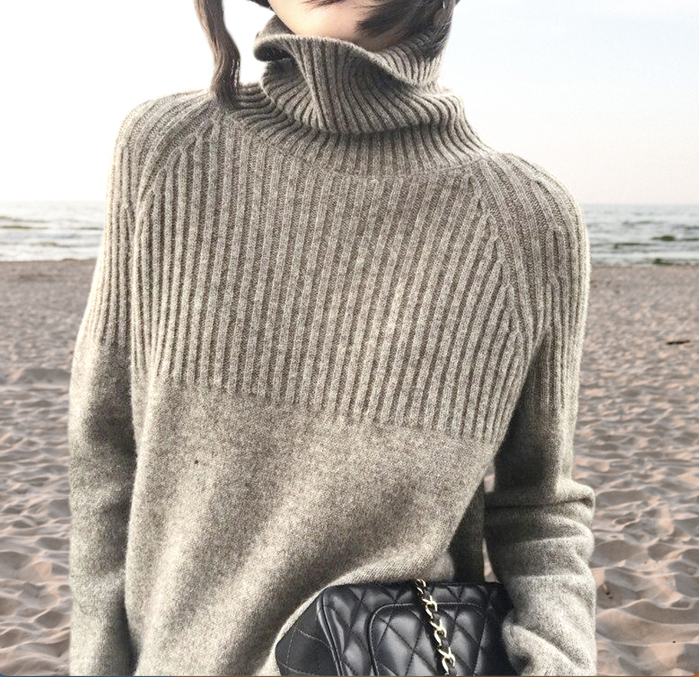 Designer - turtleneck sweater 